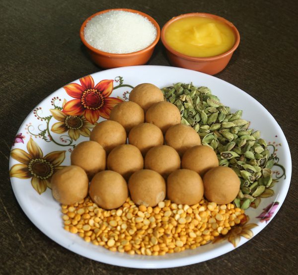 Besan Ladoo